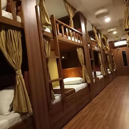 מומביי Classic Dormitory מראה חיצוני תמונה